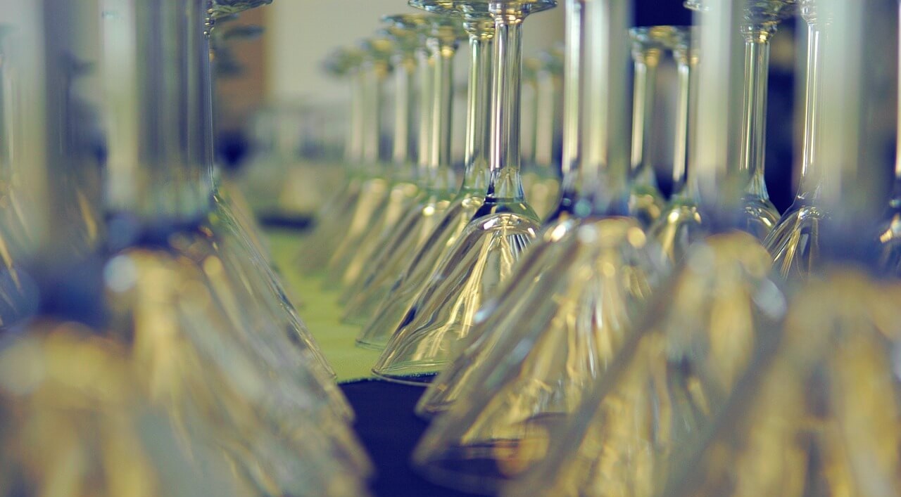 Dom bankietowy znajduje się w miejscowości Kanie niedaleko Pruszkowa, Błonia, Grodziska Mazowieckiego